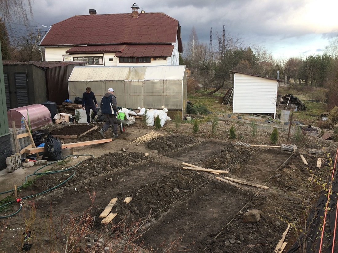 Организация зоны огорода в Новосаратовке, апрель 2020
